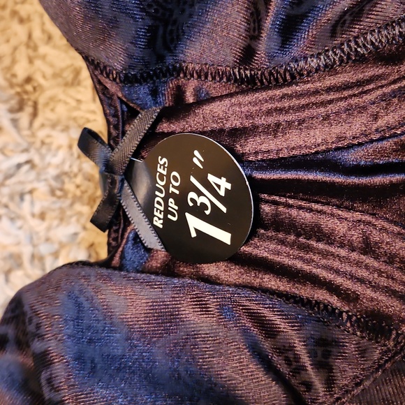 Bali Satin Tracings Minimizer Bra - Picture 2 of 9